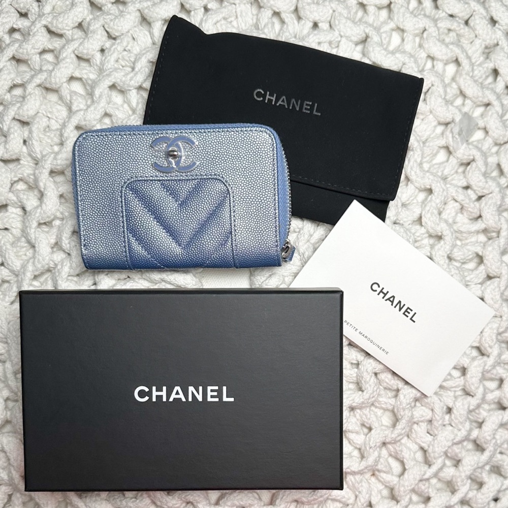 NWT VERY RARE Chanel Mademoiselle Zip Wallet - Iridescent Blue